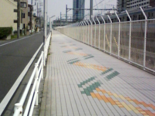 線路沿いの一輪車練習場所